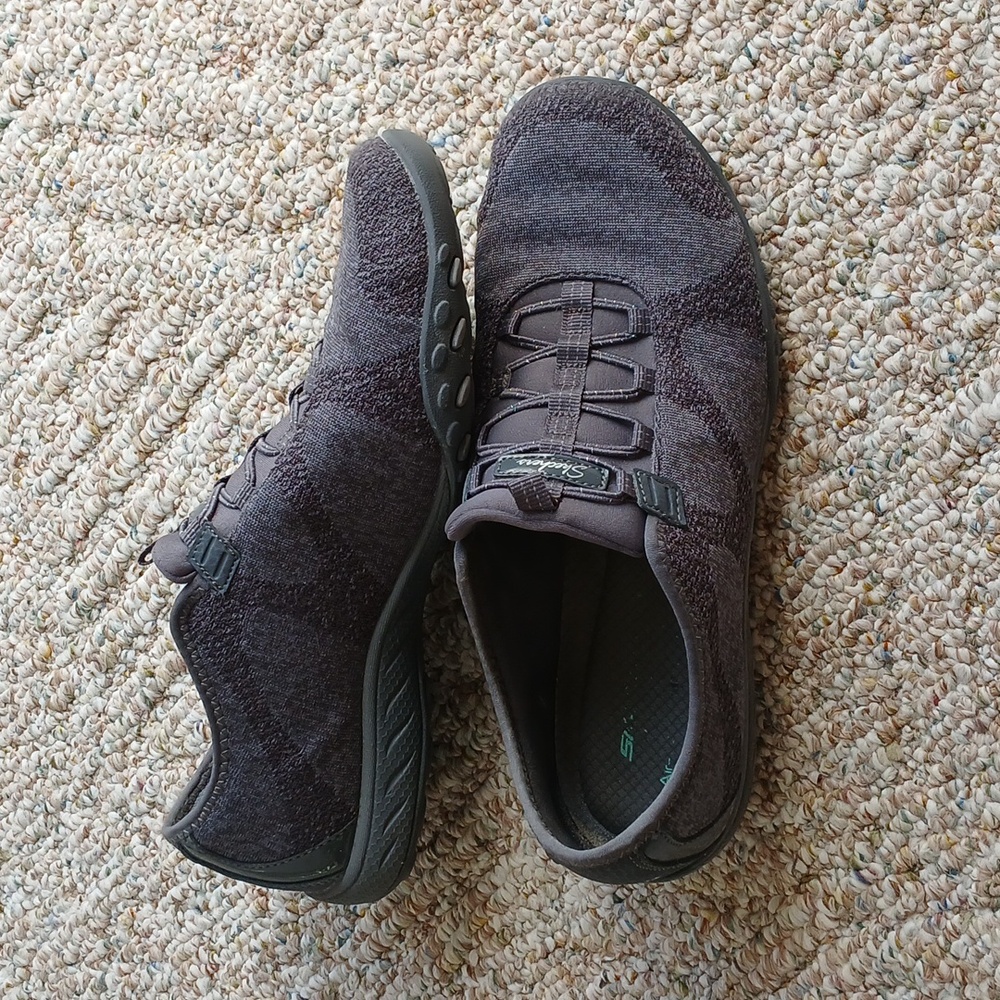 Skechers Breathe Easy Relaxed Fit Charcoal Slip On Bungee Sneakers ~ 9M